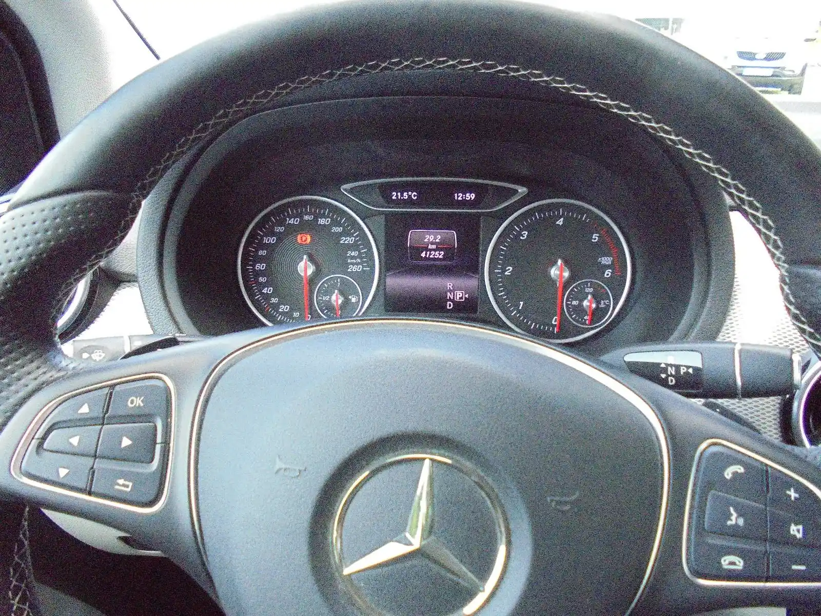 Mercedes-Benz B 220