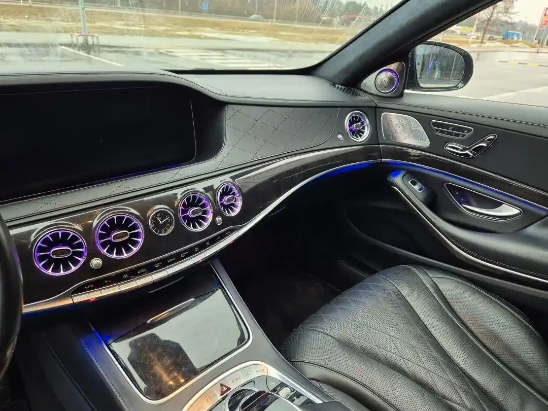 Mercedes-Benz S 560