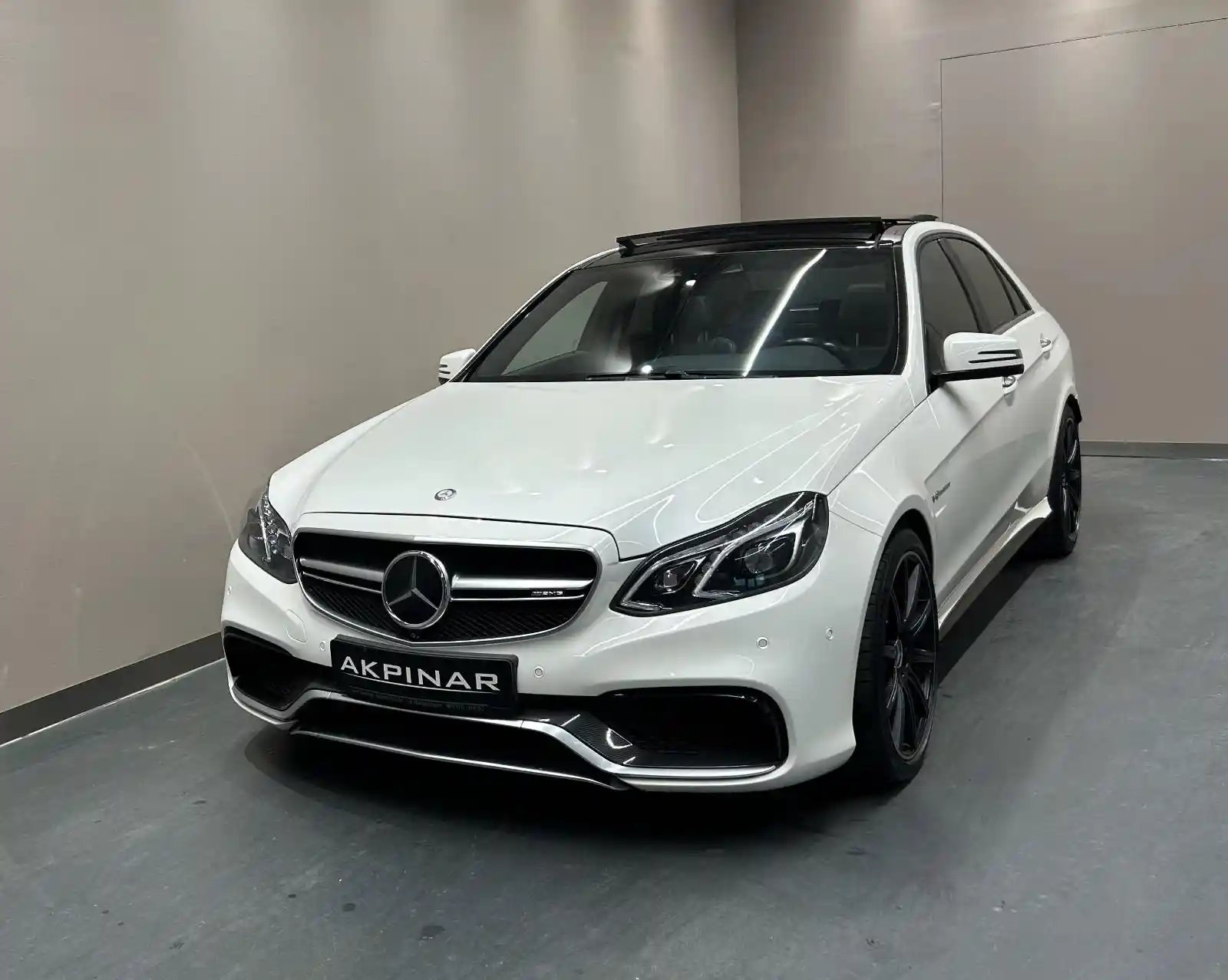 Mercedes-Benz E 63 AMG