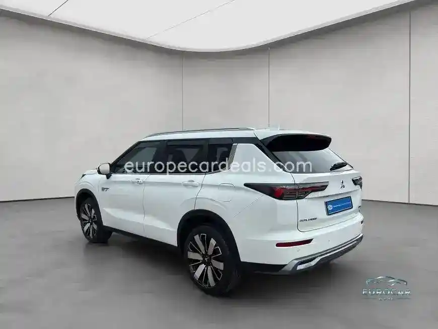 Mitsubishi Plug-in Hybrid Outlander