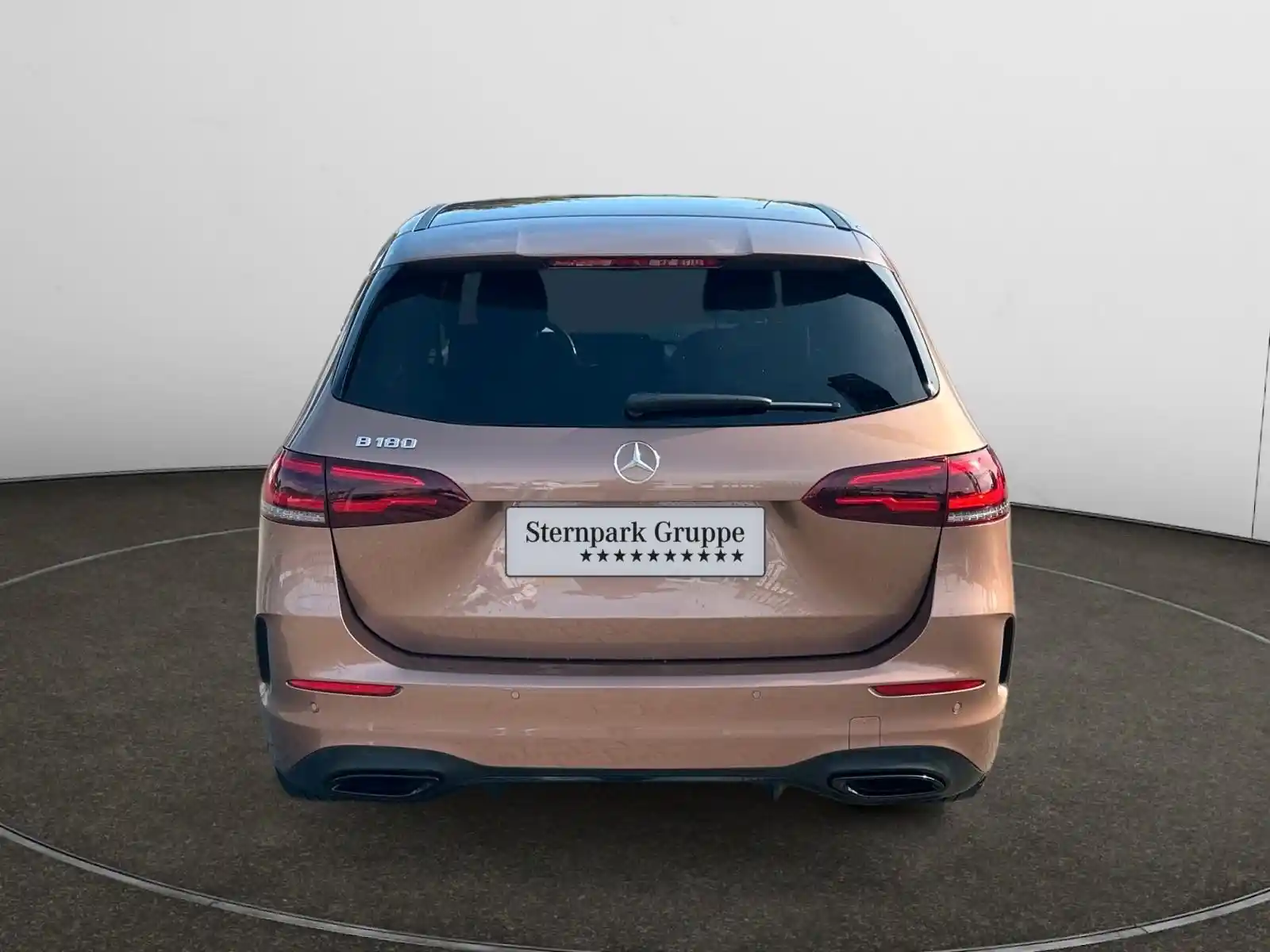 Mercedes-Benz B 180