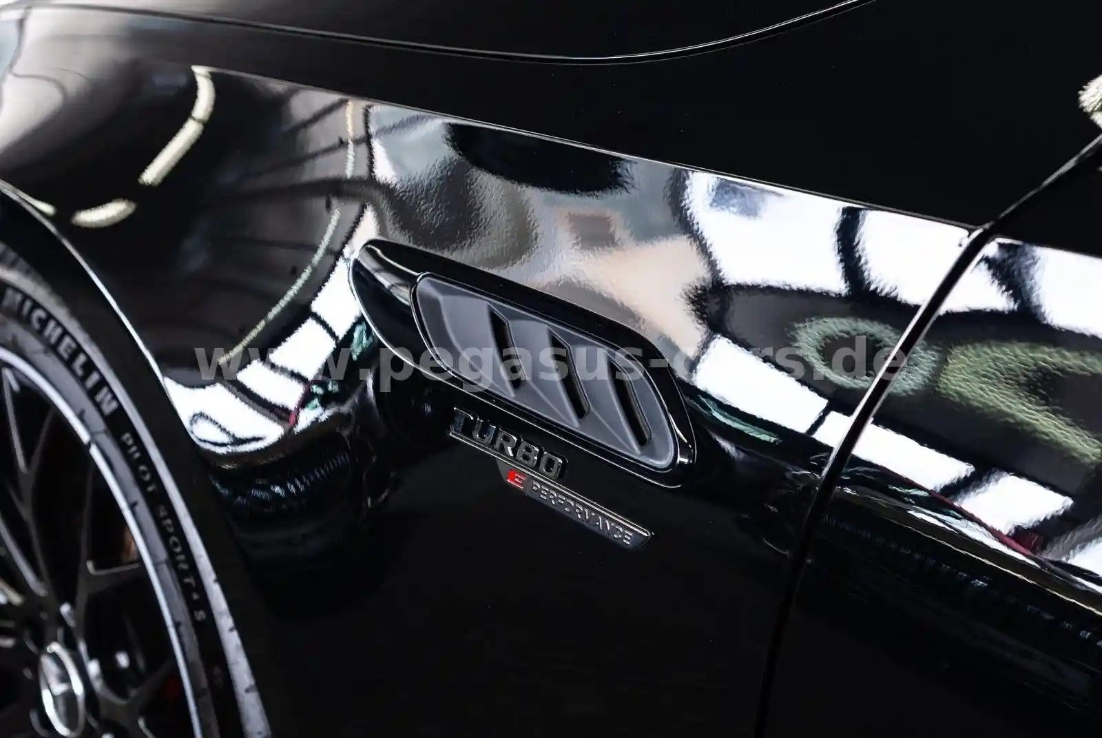 Mercedes-Benz C 63 AMG