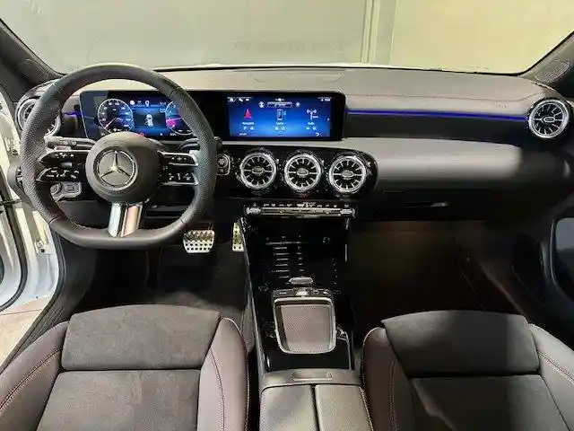 Mercedes-Benz CLA 180 Shooting Brake