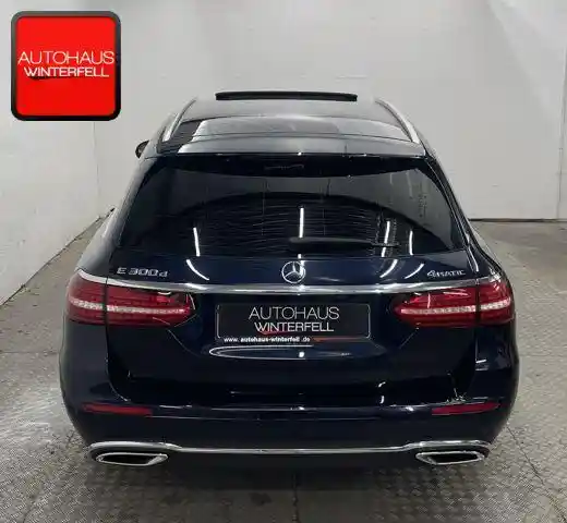 Mercedes-Benz E 300