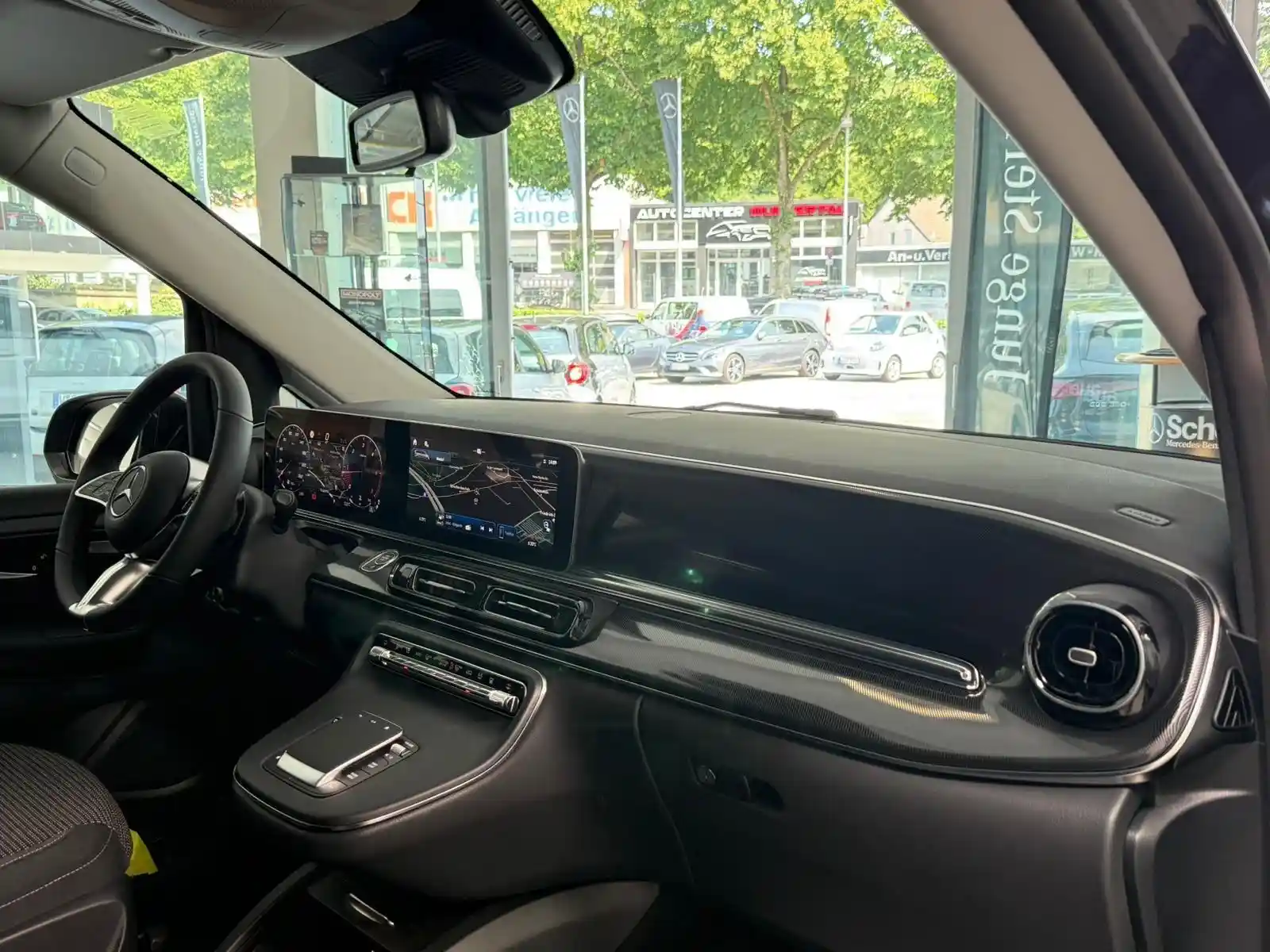 Mercedes-Benz V 220