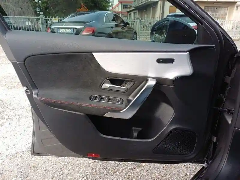 Mercedes-Benz A 35 AMG