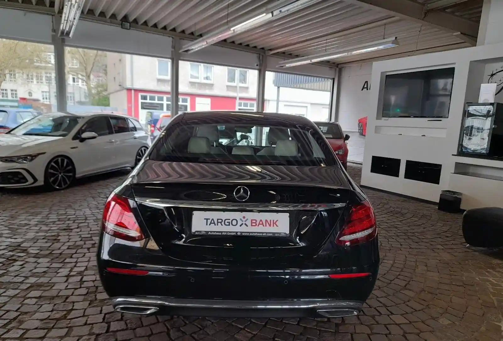 Mercedes-Benz E 200