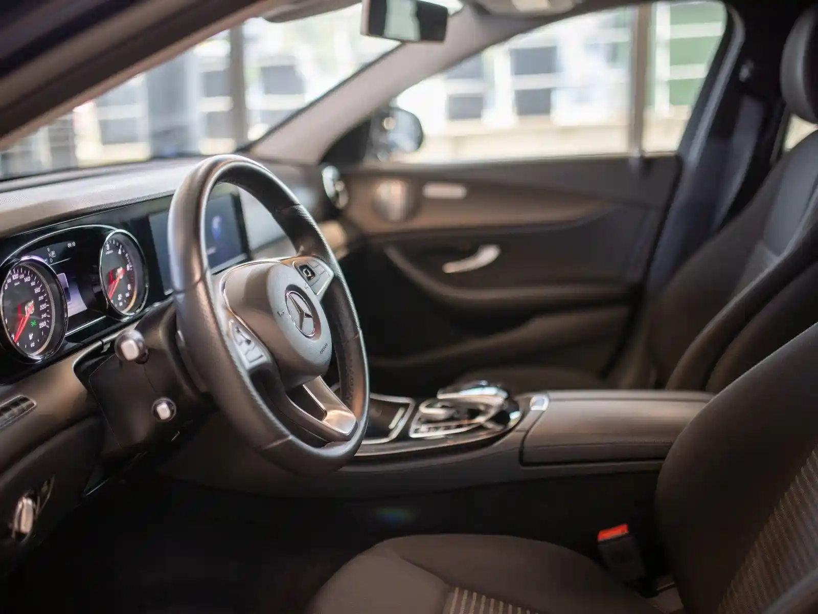 Mercedes-Benz E 220