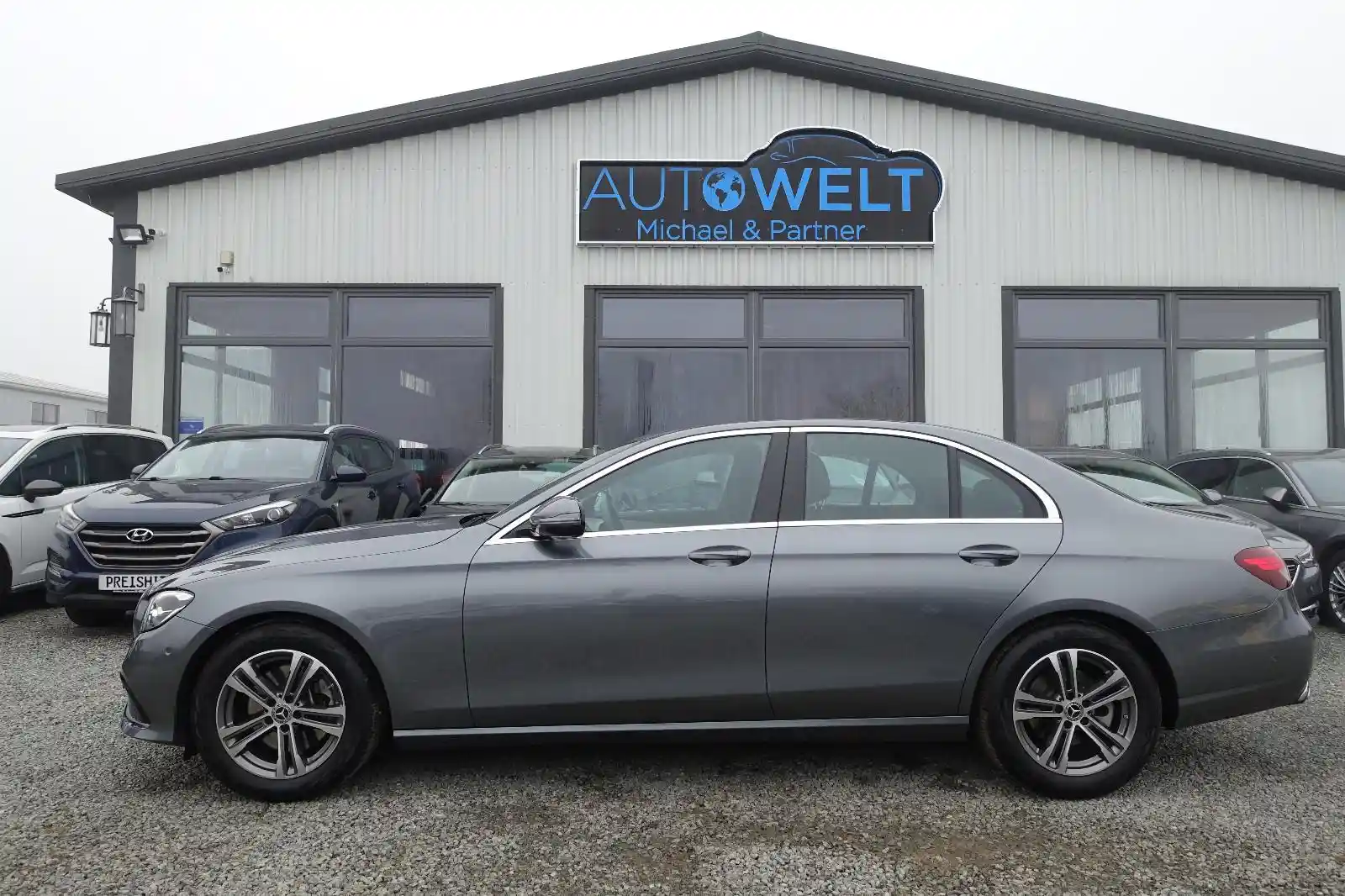 Mercedes-Benz E 200
