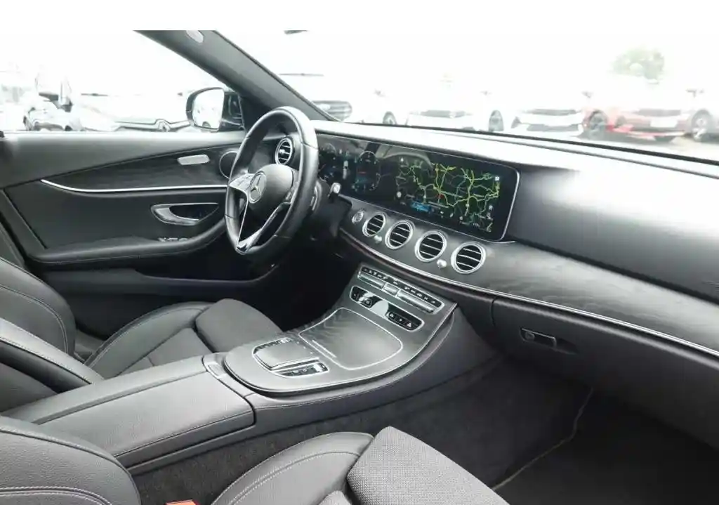 Mercedes-Benz E 200