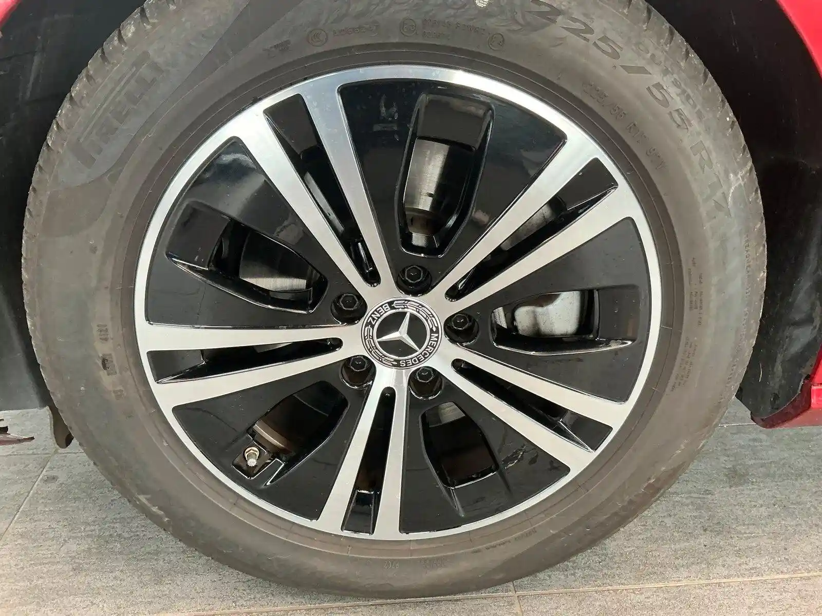 Mercedes-Benz E 200