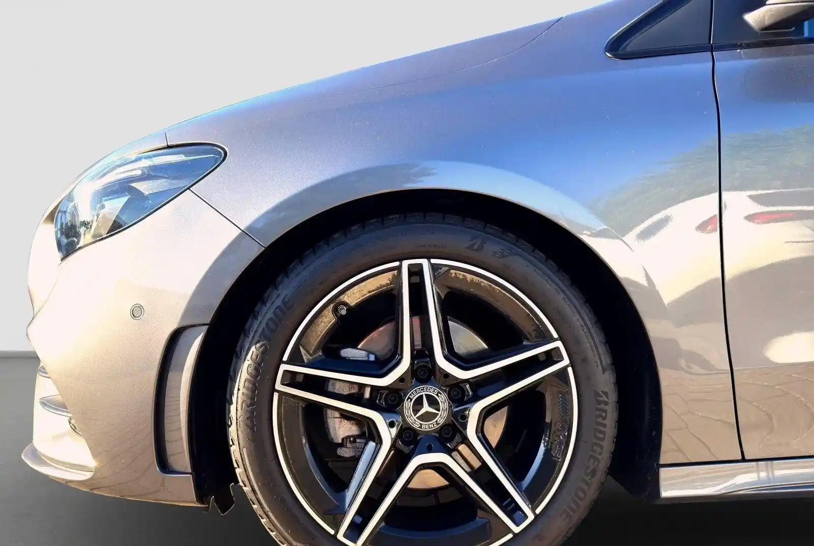 Mercedes-Benz B 200