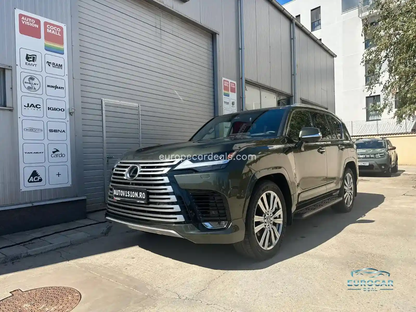 Lexus LX 700