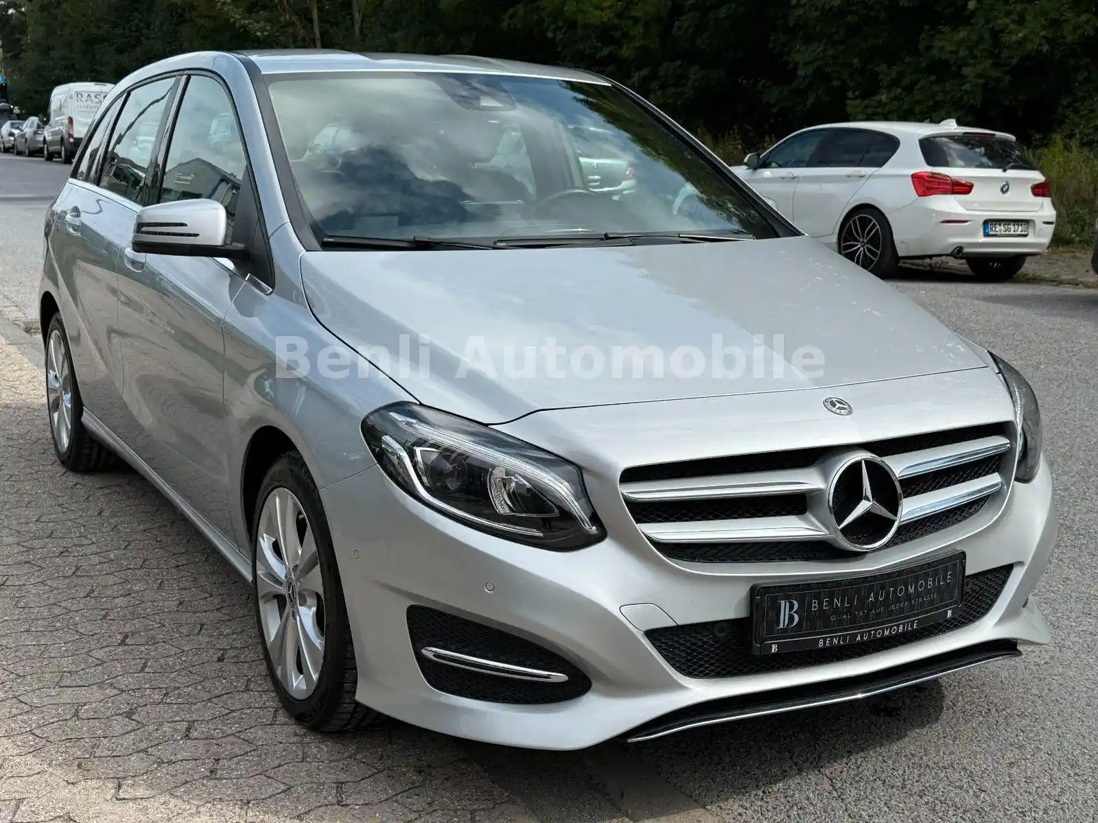 Mercedes-Benz B 200