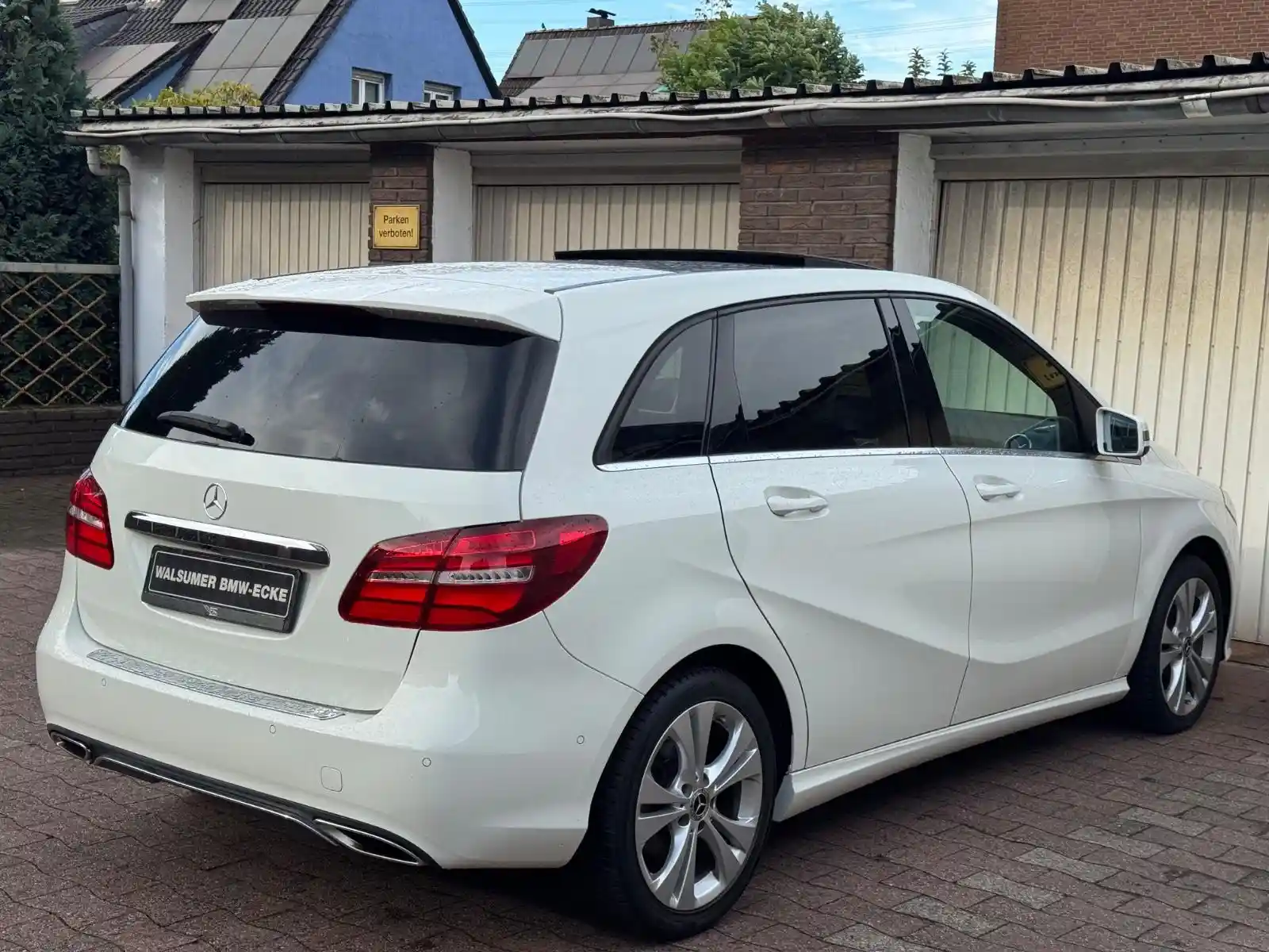 Mercedes-Benz B 200