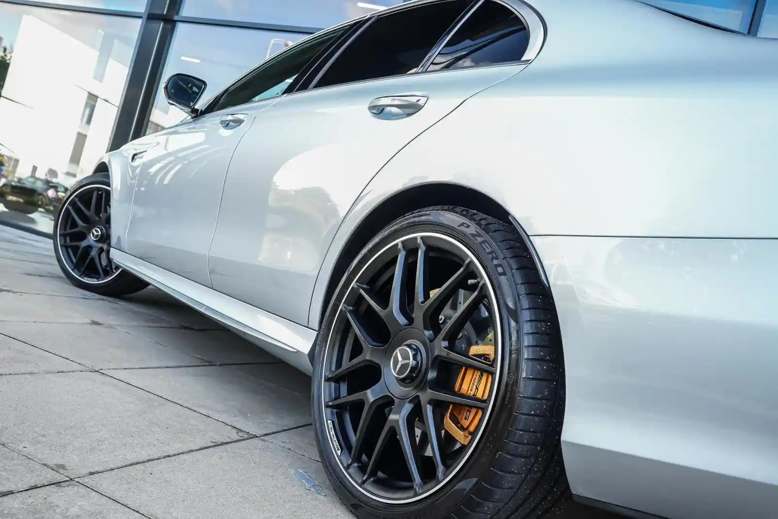 Mercedes-Benz E 63 AMG
