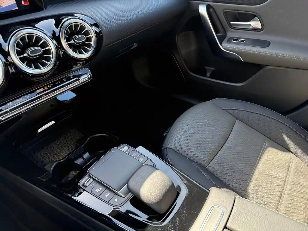 Mercedes-Benz A 250