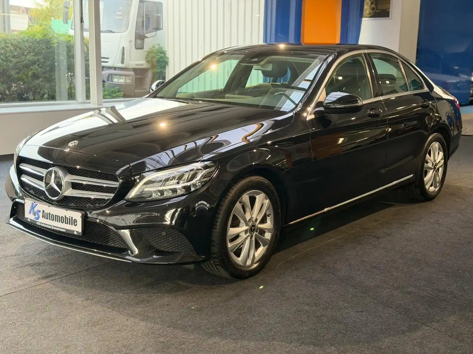 Mercedes-Benz C 180