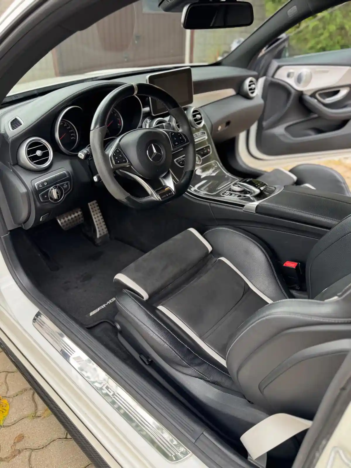 Mercedes-Benz C 63 AMG