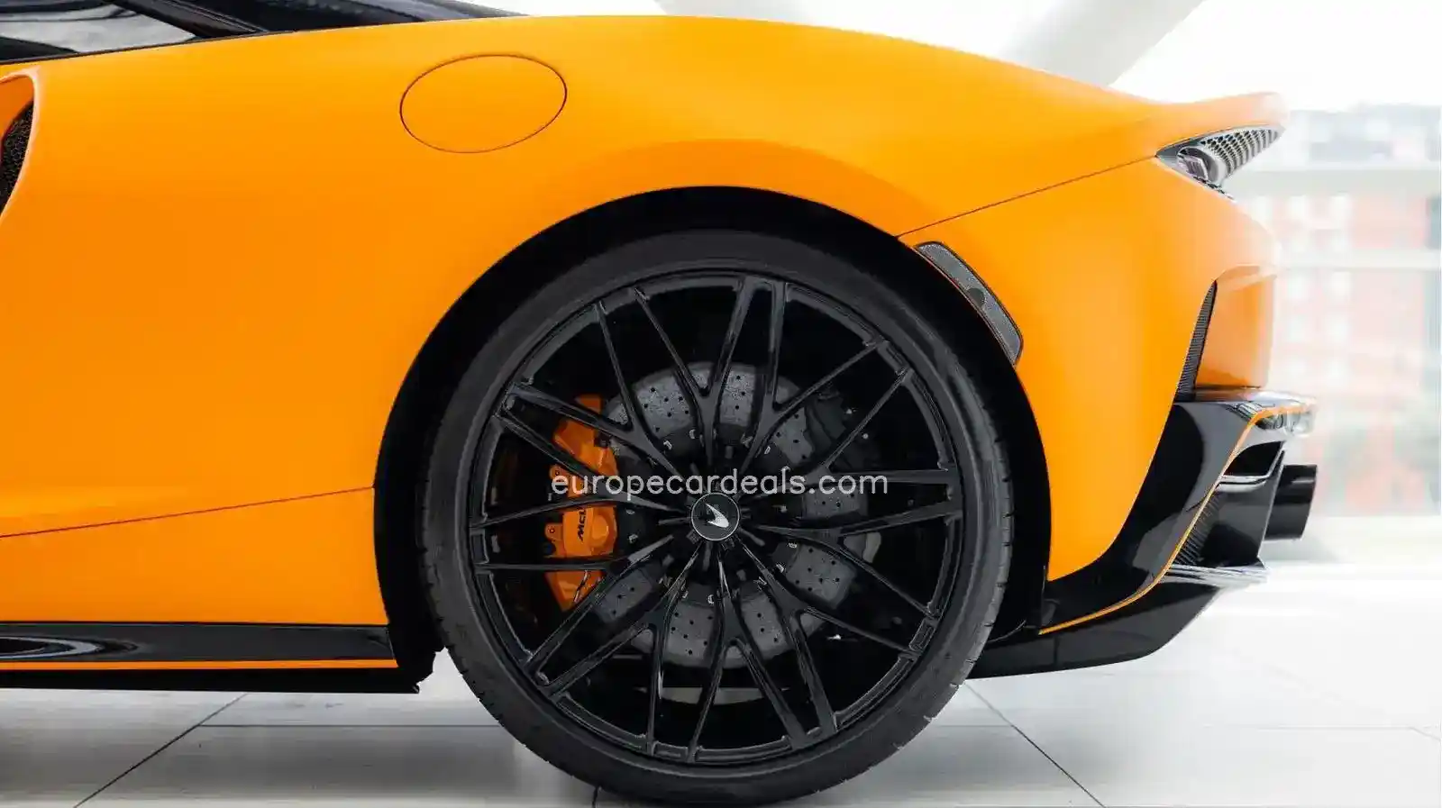McLaren GT