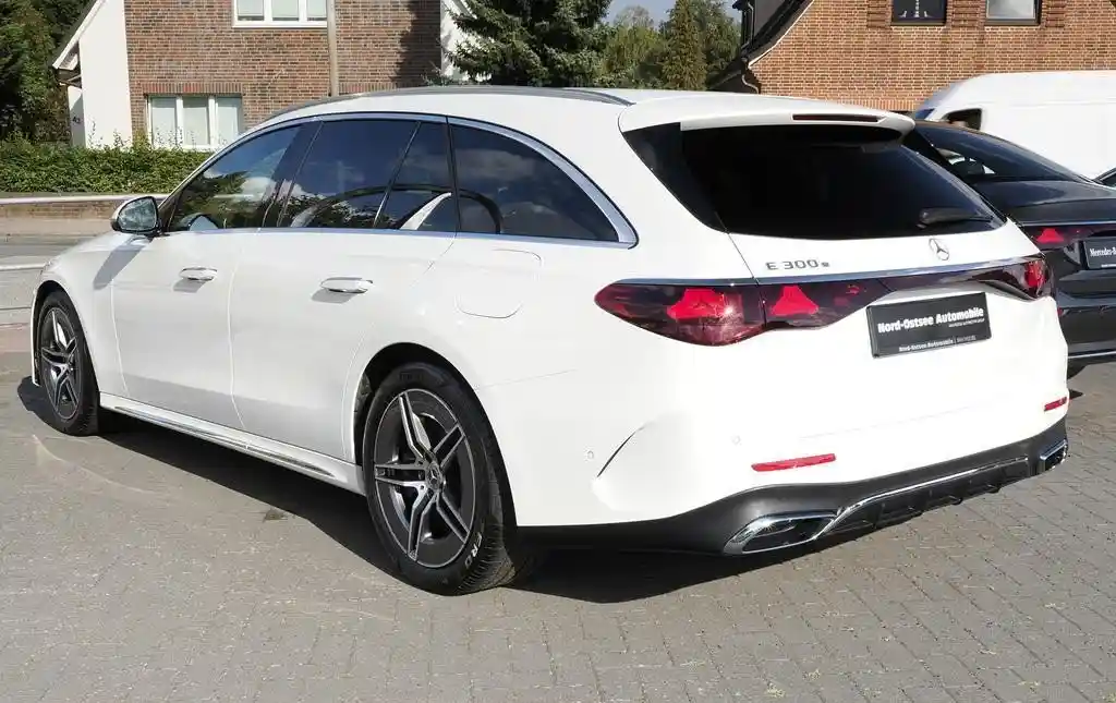 Mercedes-Benz E 300