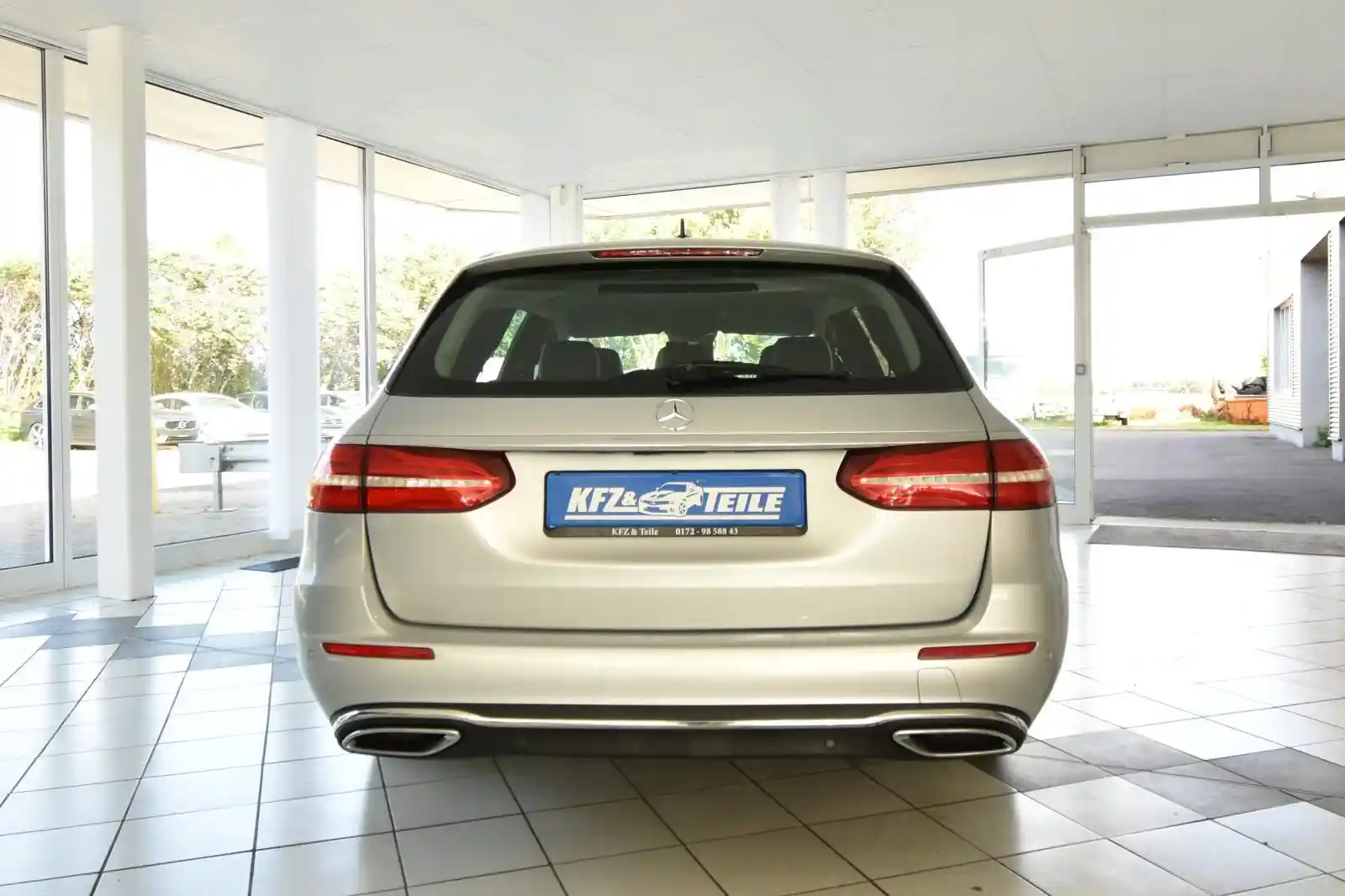 Mercedes-Benz E 220