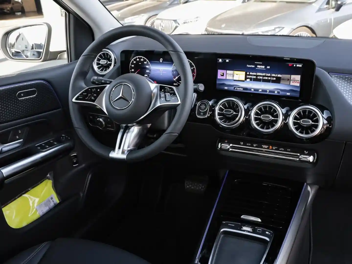 Mercedes-Benz B 200
