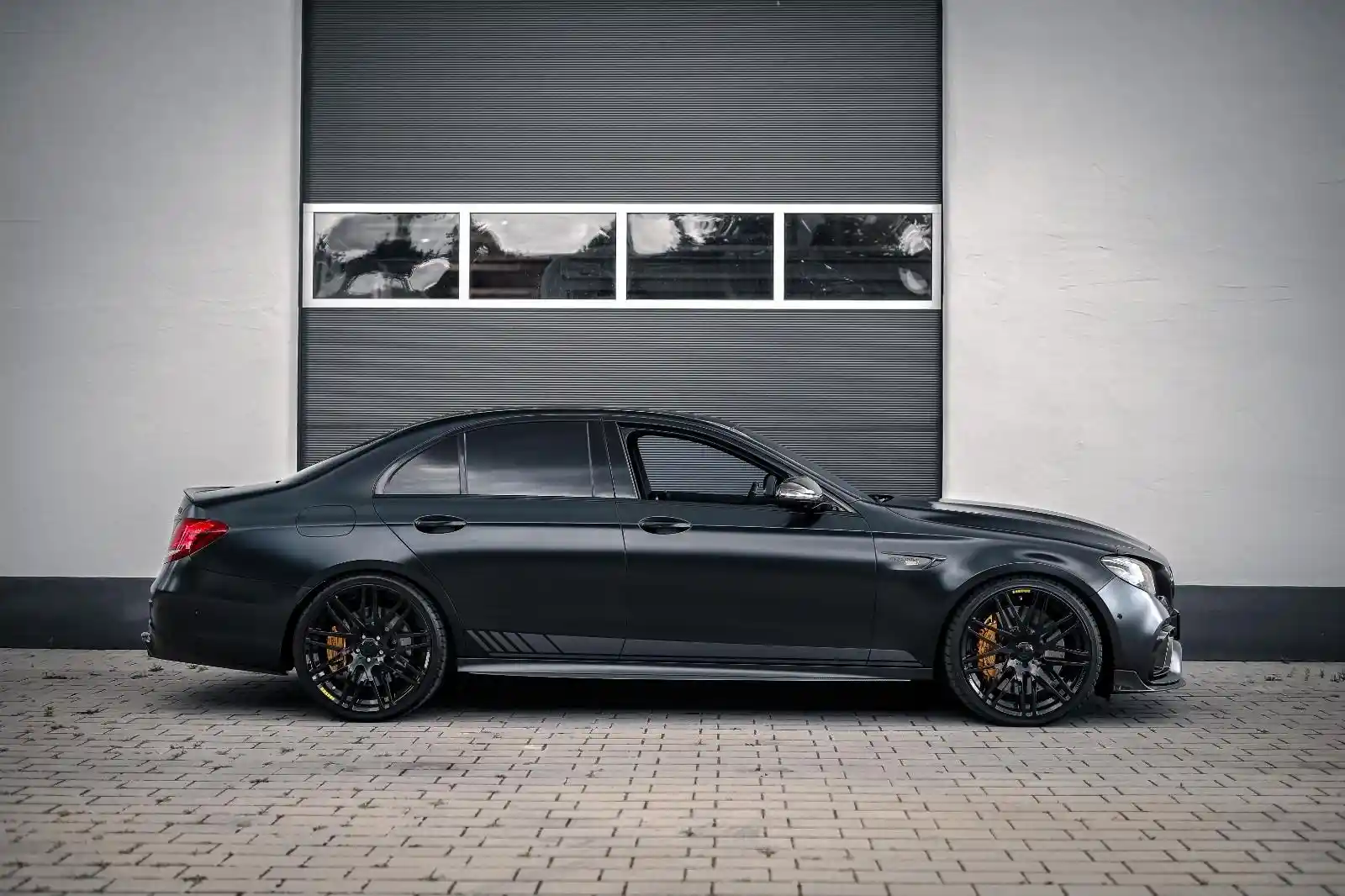 Mercedes-Benz E 63 AMG