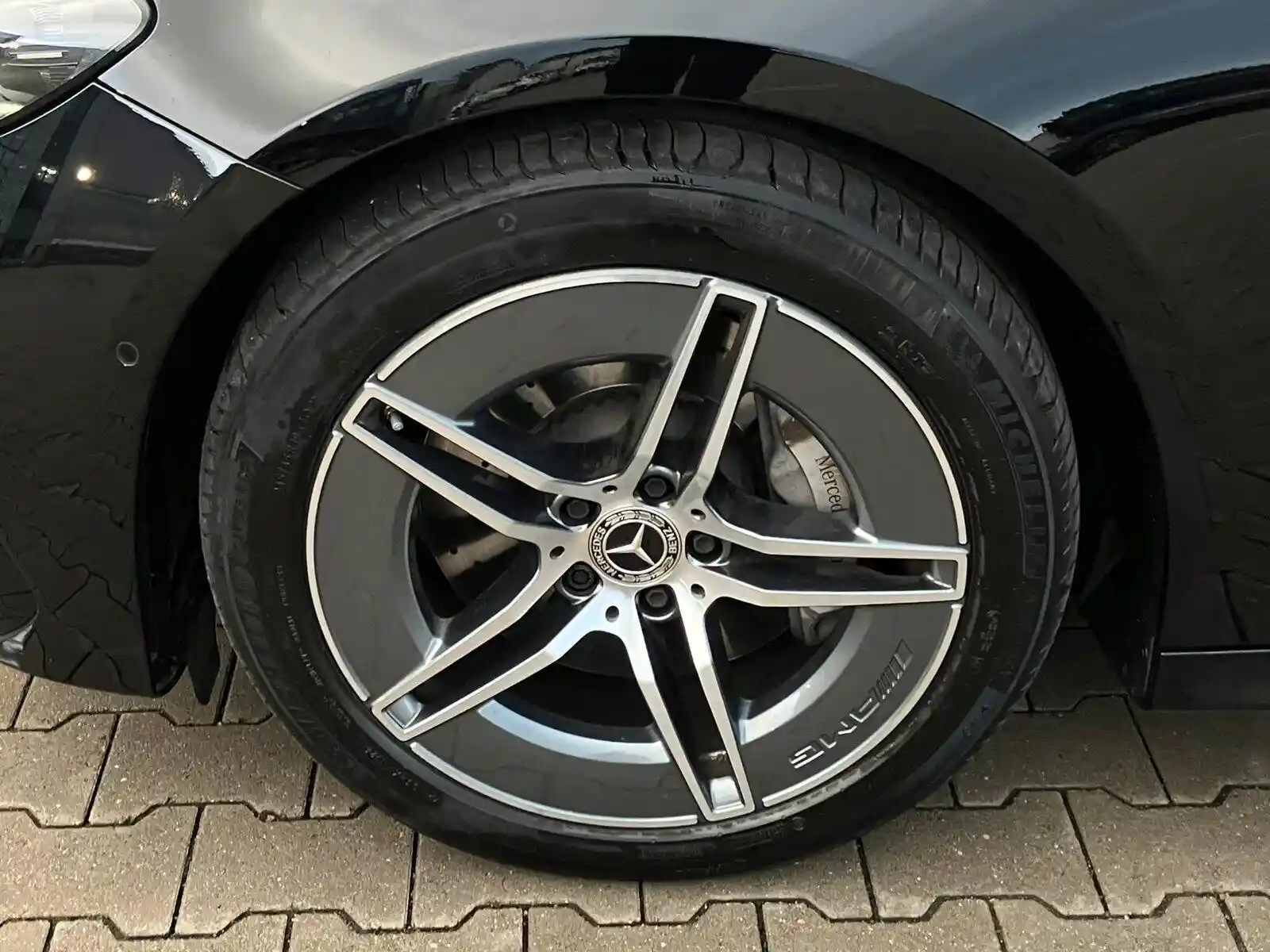 Mercedes-Benz E 300