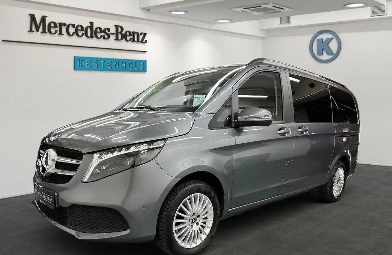 Mercedes-Benz V 220