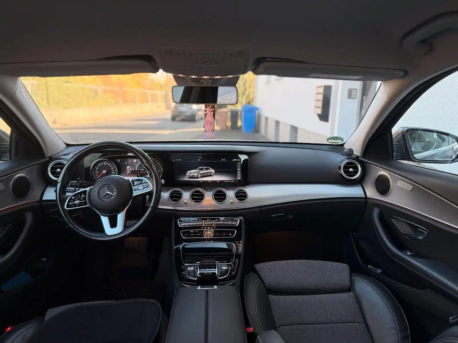 Mercedes-Benz E 220
