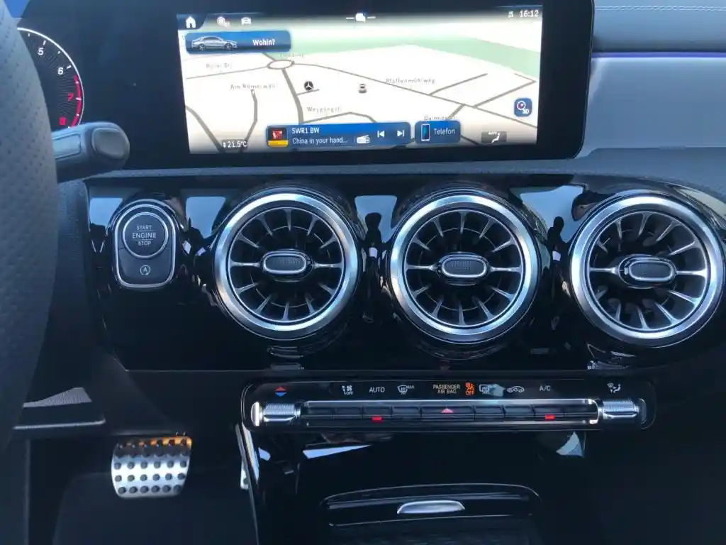 Mercedes-Benz CLA 200