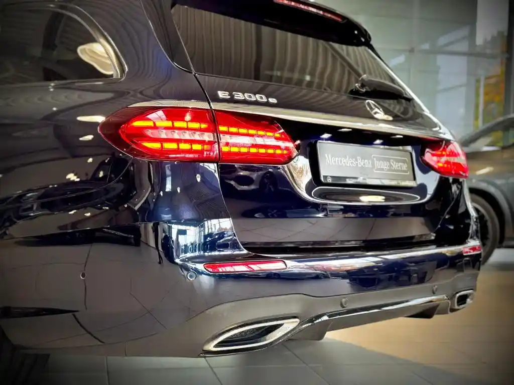 Mercedes-Benz E 300