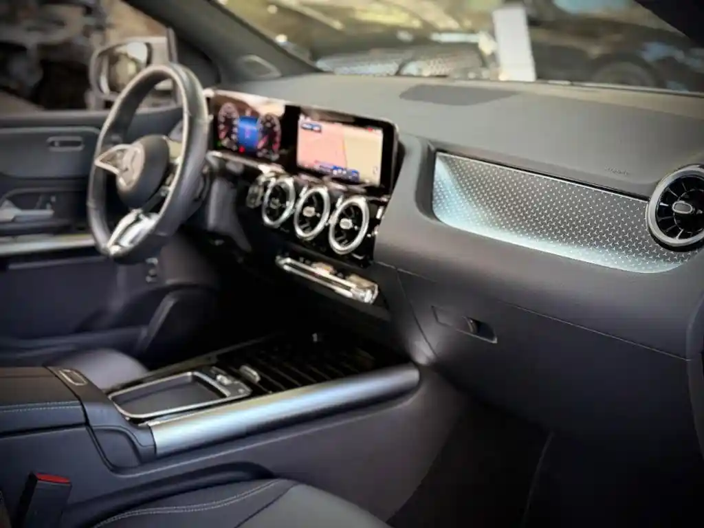 Mercedes-Benz B 200