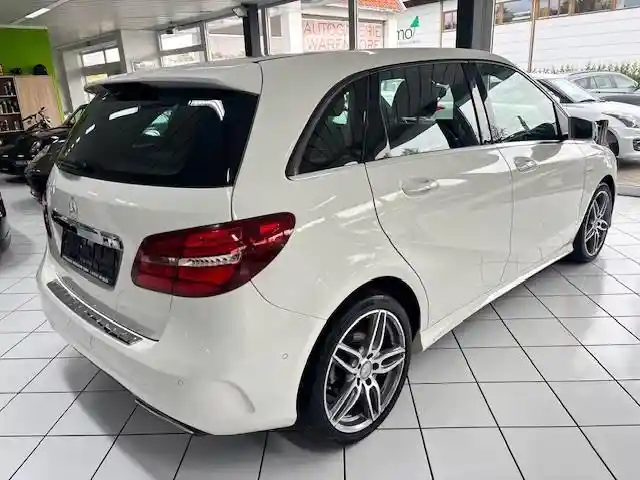 Mercedes-Benz B 200