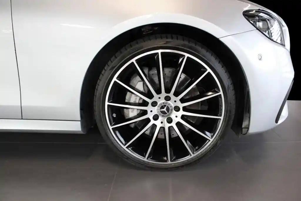 Mercedes-Benz E 400