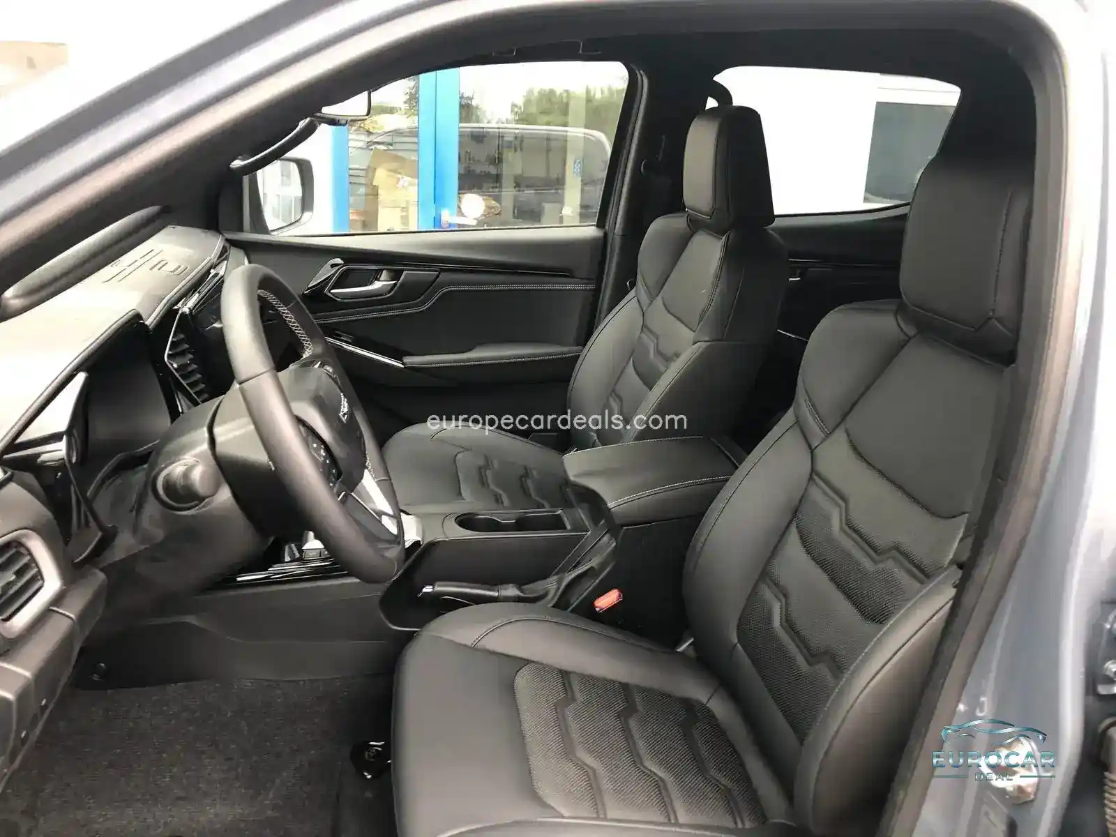 Double Cab V-Cross AT + hohes Fahrwerk +
