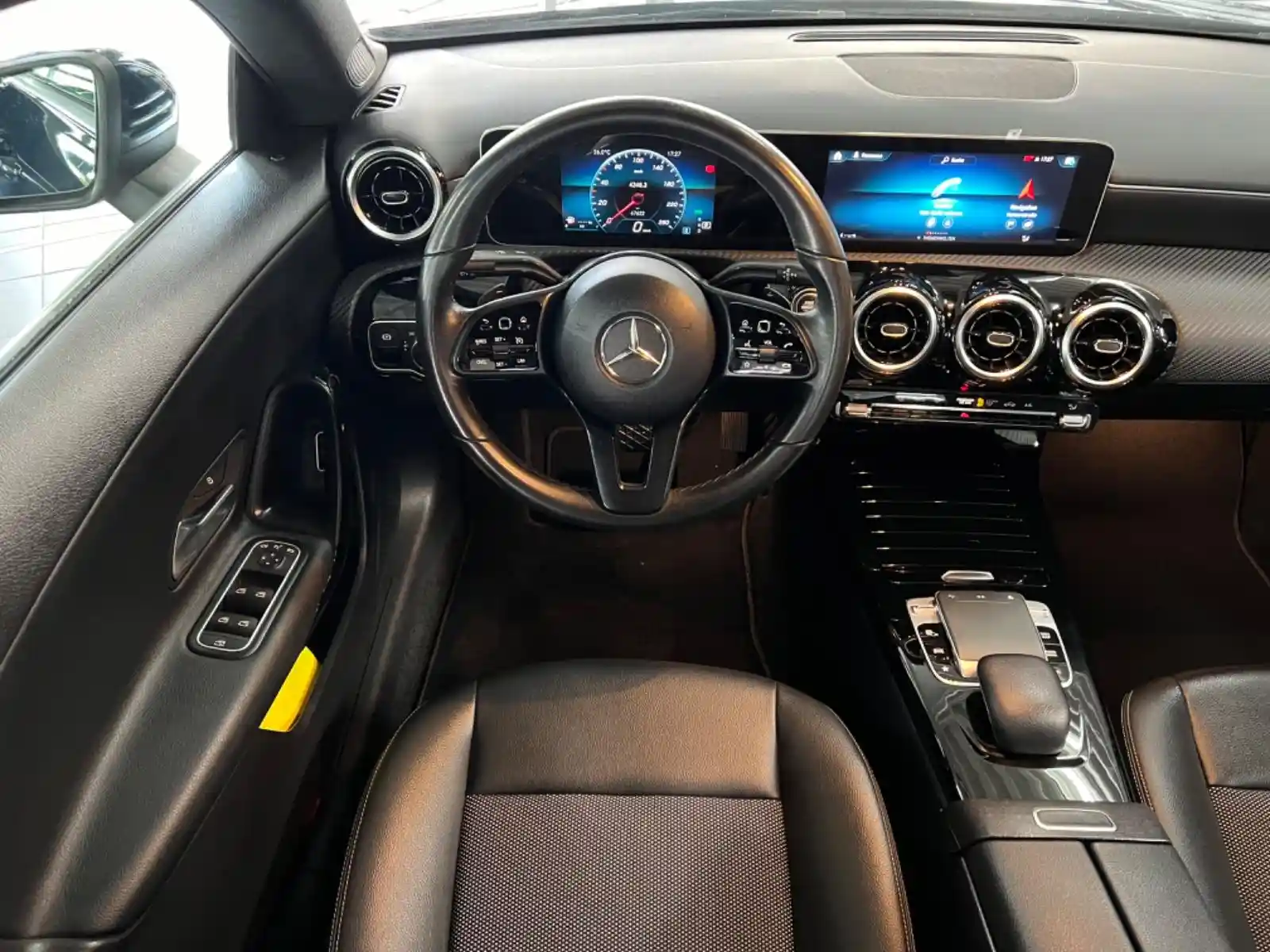 Mercedes-Benz CLA 180
