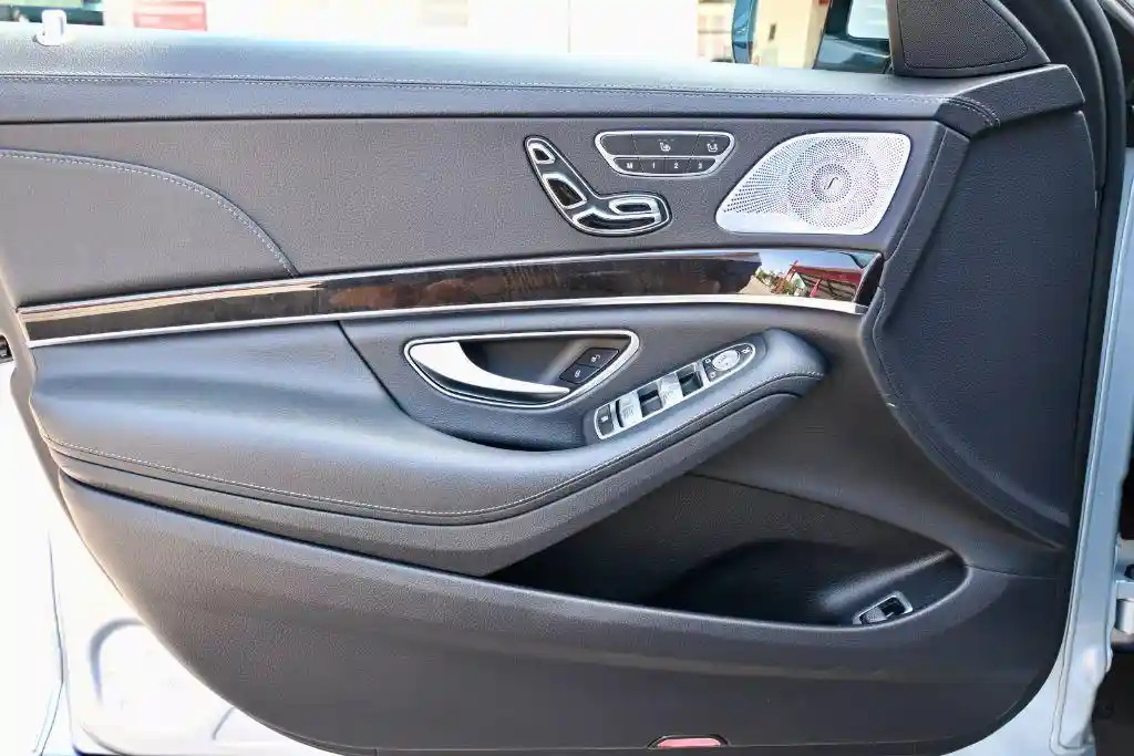 Mercedes-Benz S 560