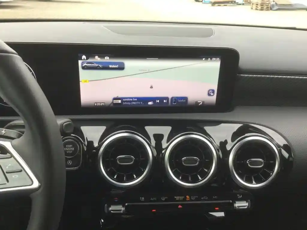 Mercedes-Benz A 220
