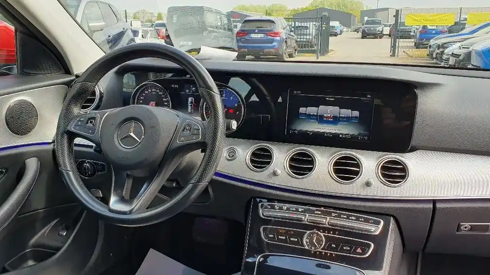 Mercedes-Benz E 200