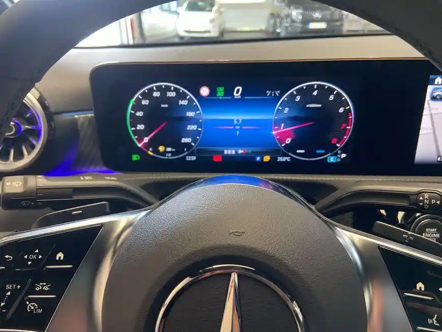 Mercedes-Benz A 200