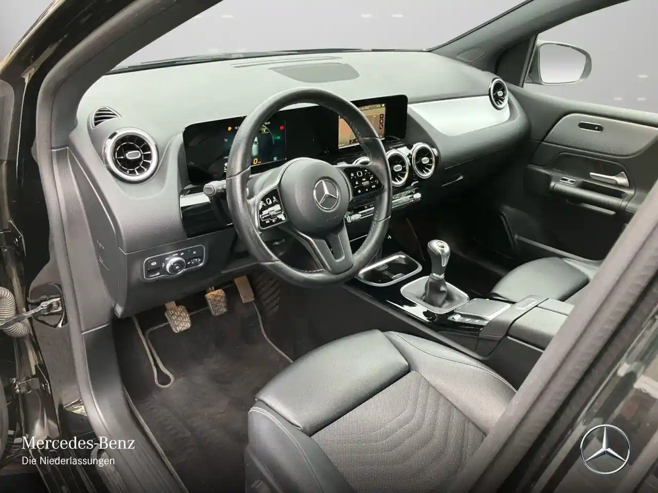 Mercedes-Benz B 180