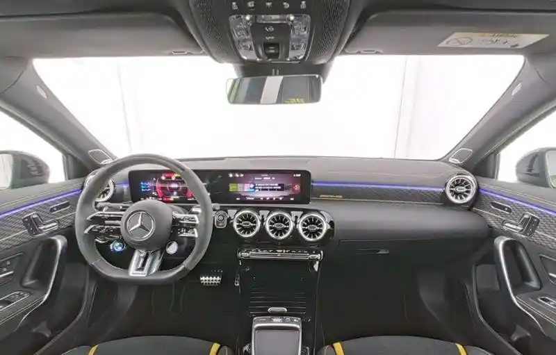 Mercedes-Benz A 45 AMG
