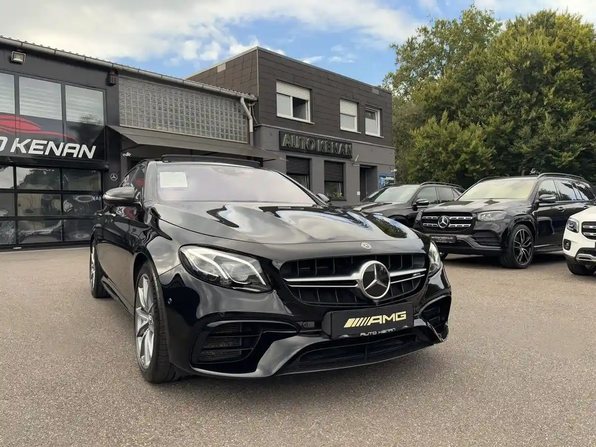 Mercedes-Benz E 63 AMG