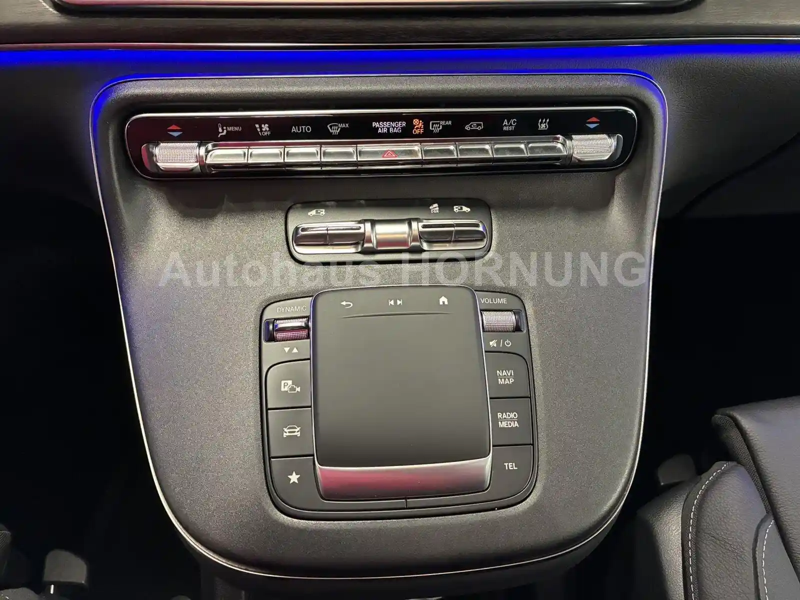 Mercedes-Benz V 220