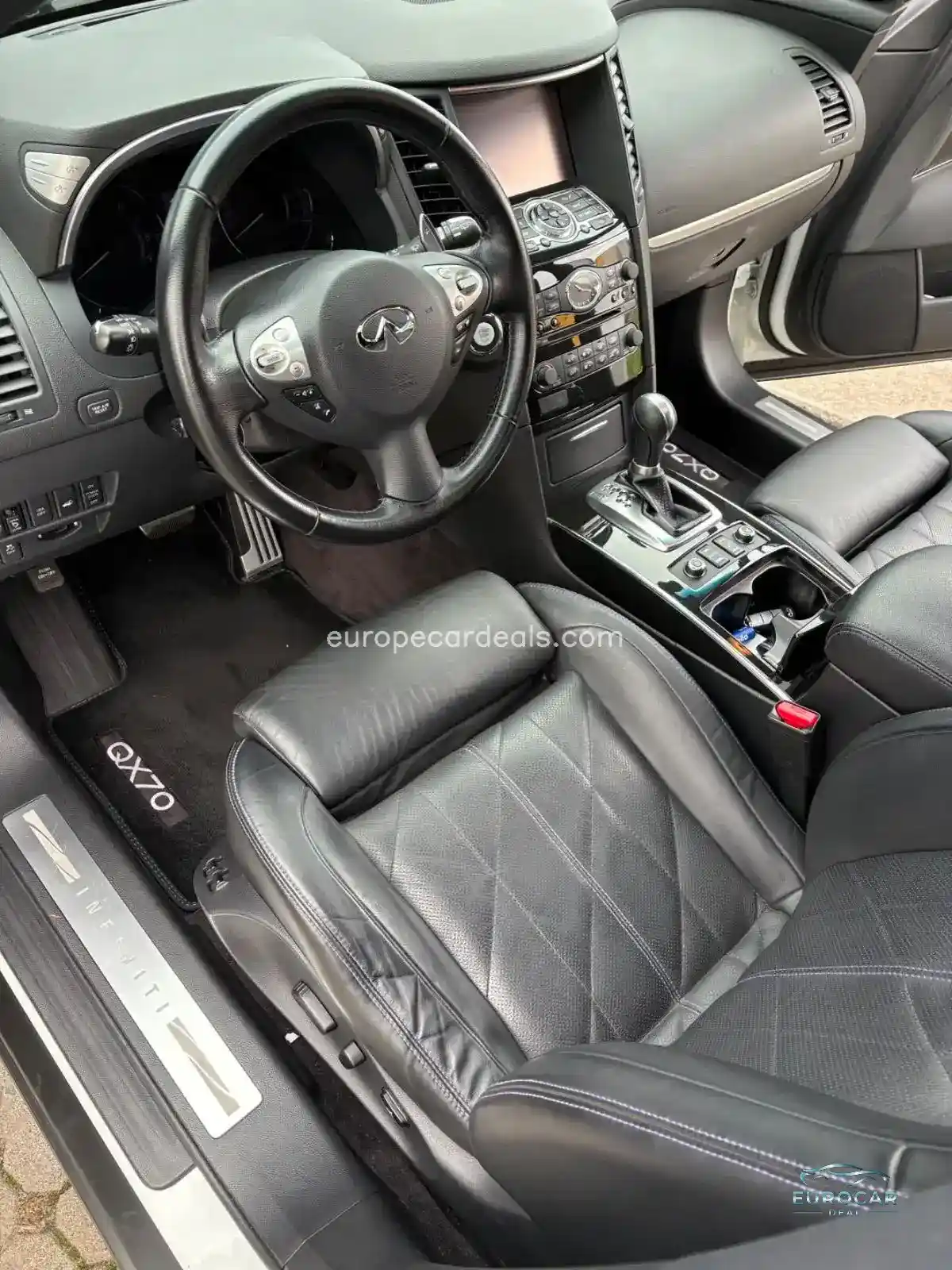Infiniti QX70