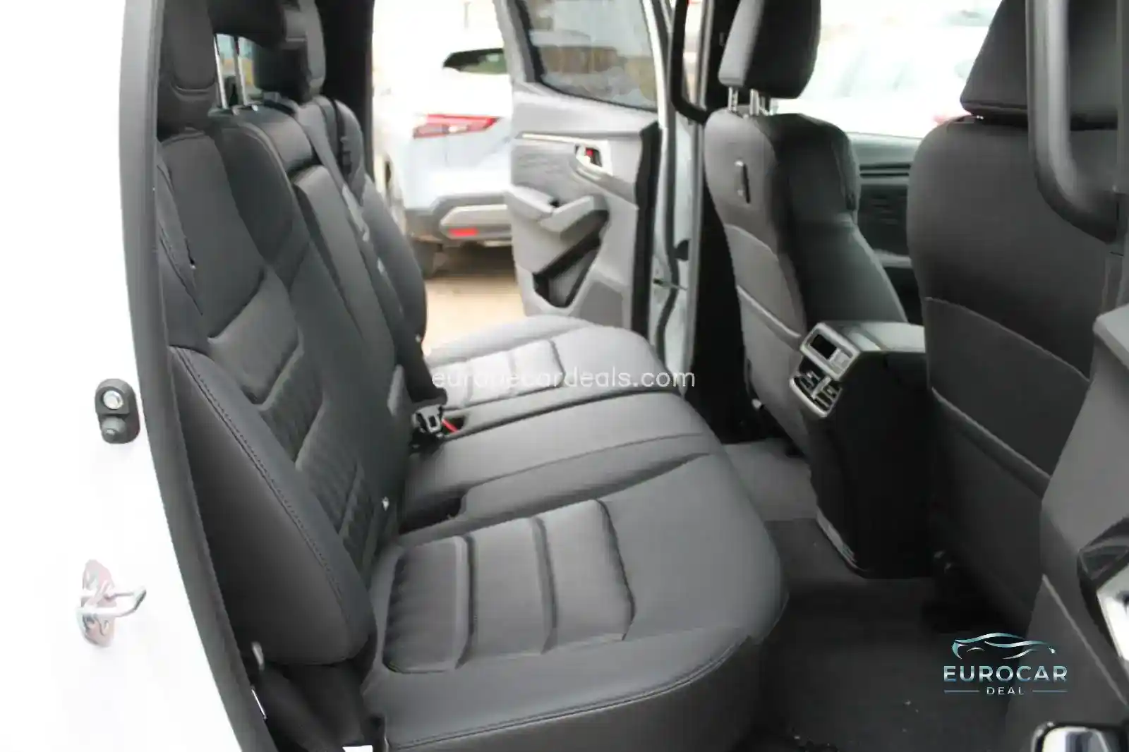 Double Cab 4WD V-CROSS Automatik