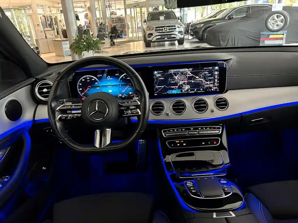 Mercedes-Benz E 300