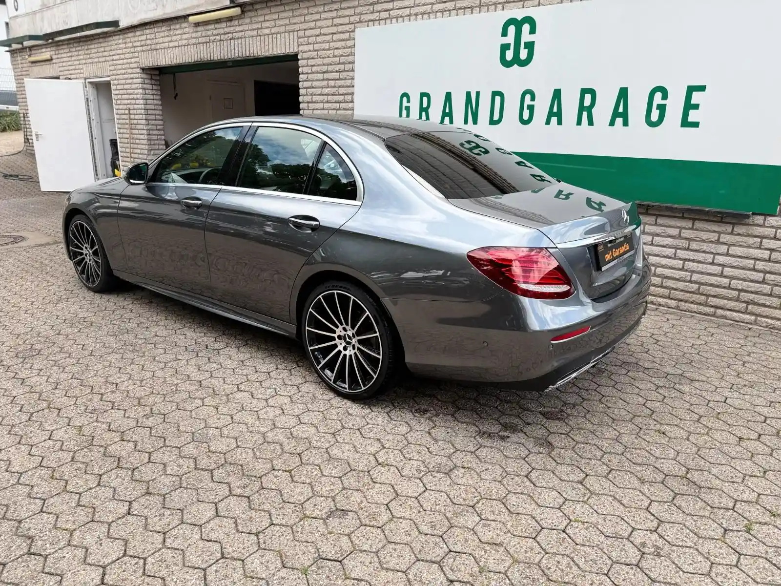 Mercedes-Benz E 200